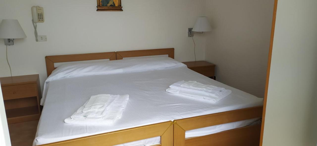 B&B Oasi Regina Pacis Санта-Маргерита-Лигуре Екстериор снимка